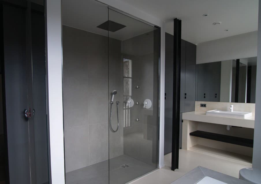 Réhabilitation de chambres de bonnes en deux logements — vue 5